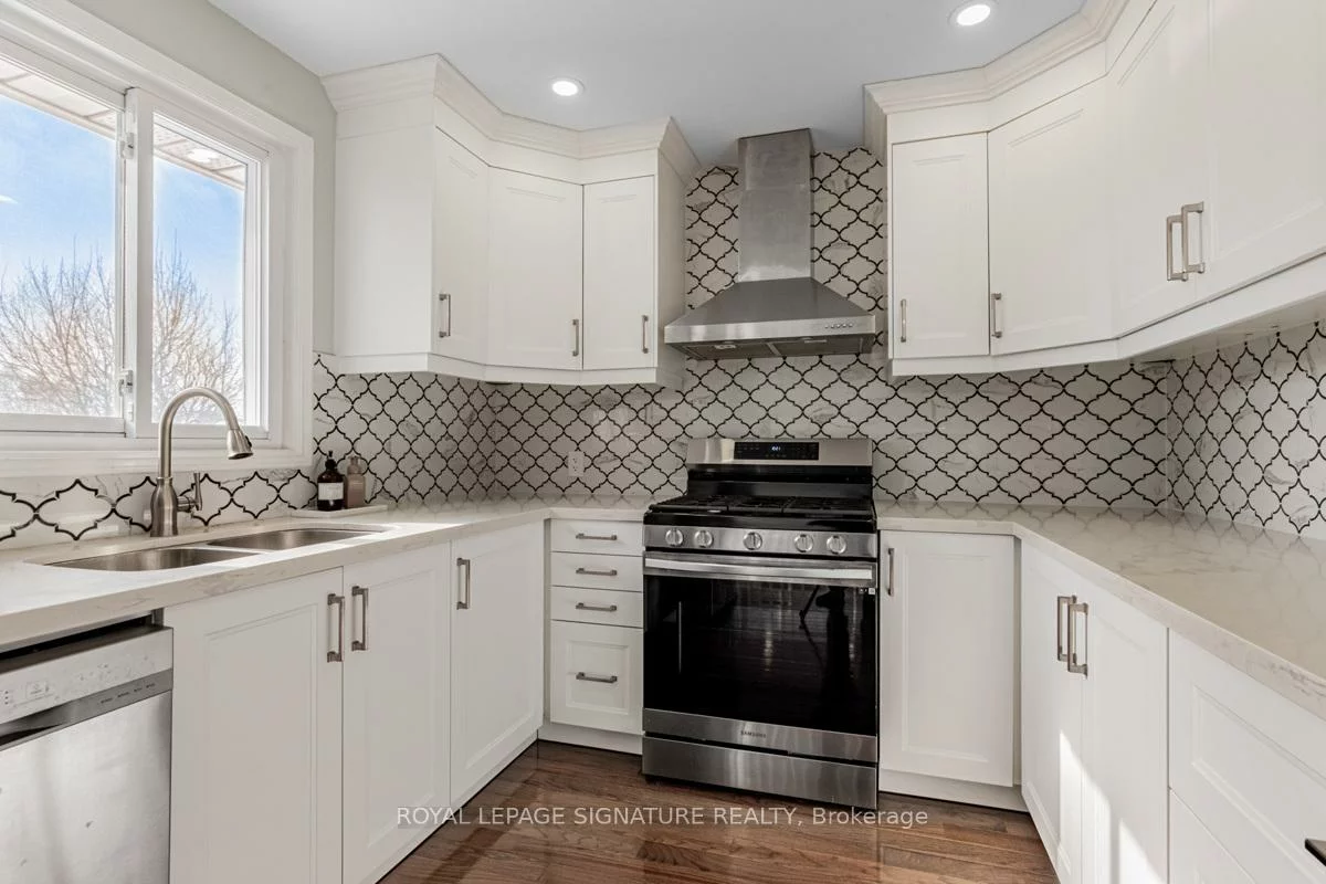 109, Imperial, Bradford, Bradford West Gwillimbury