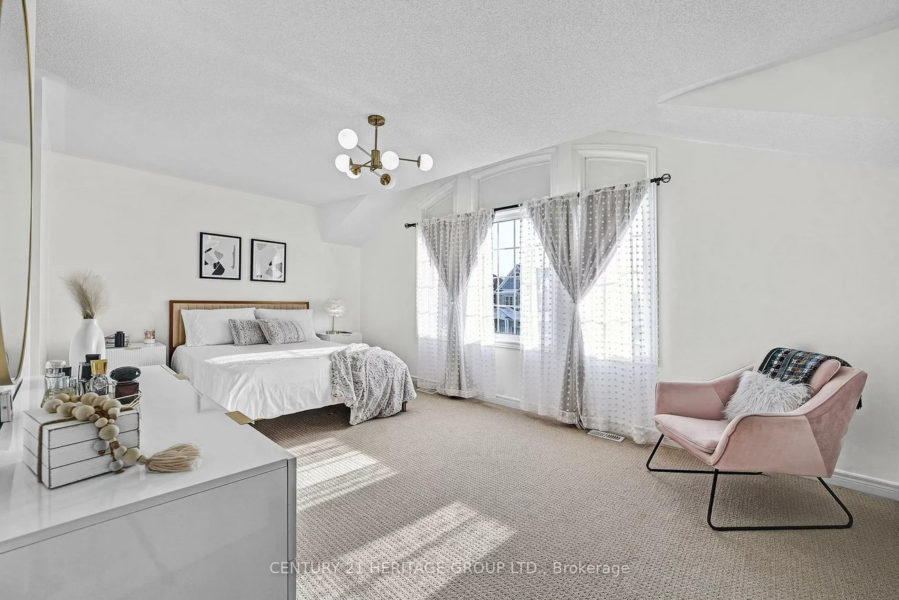 32, Amberwing, Bradford, Bradford West Gwillimbury