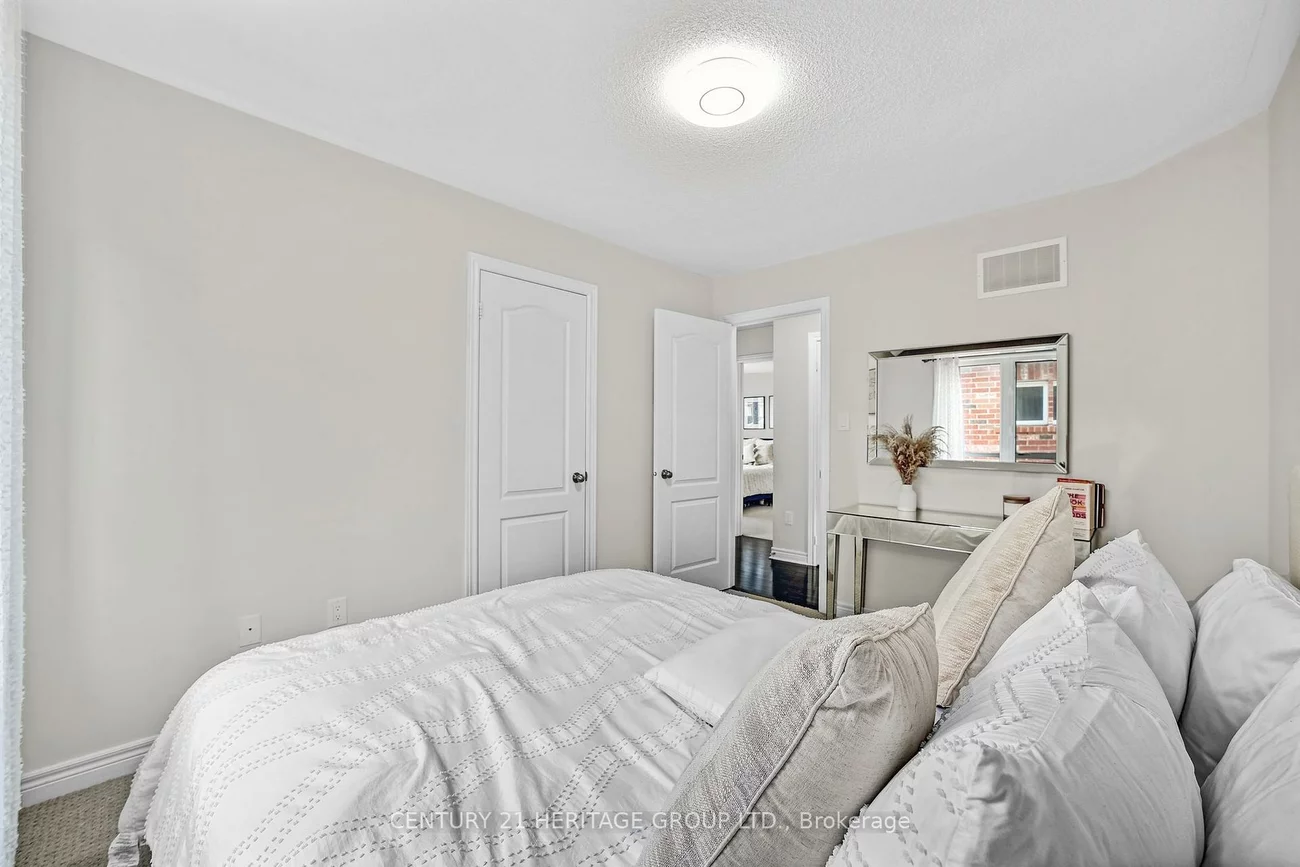 32, Amberwing, Bradford, Bradford West Gwillimbury