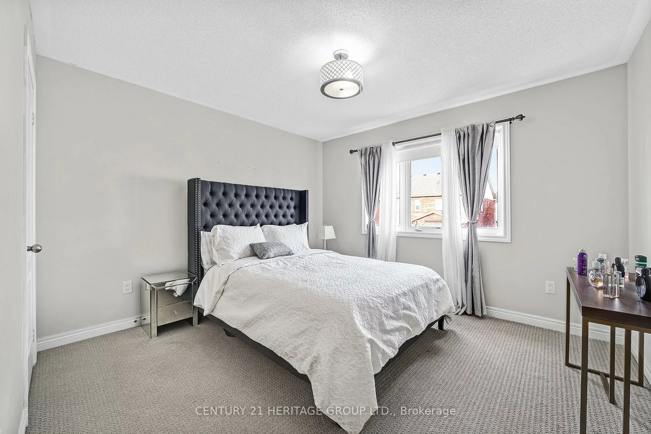 32, Amberwing, Bradford, Bradford West Gwillimbury