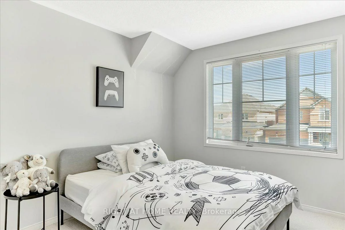 10, Liberty, Bradford, Bradford West Gwillimbury