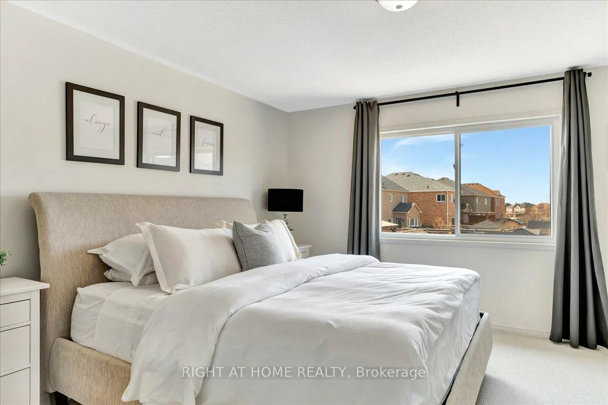 10, Liberty, Bradford, Bradford West Gwillimbury
