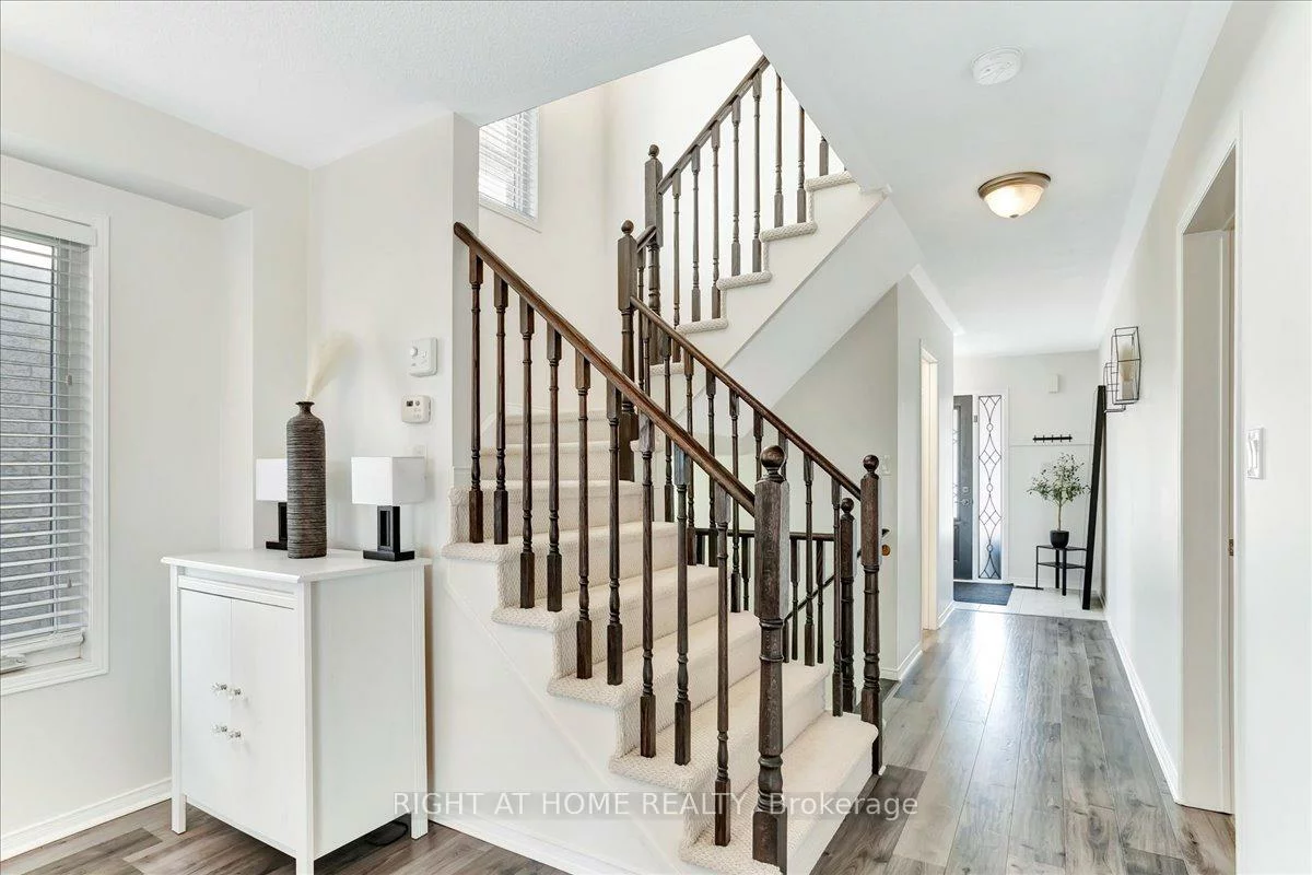 10, Liberty, Bradford, Bradford West Gwillimbury