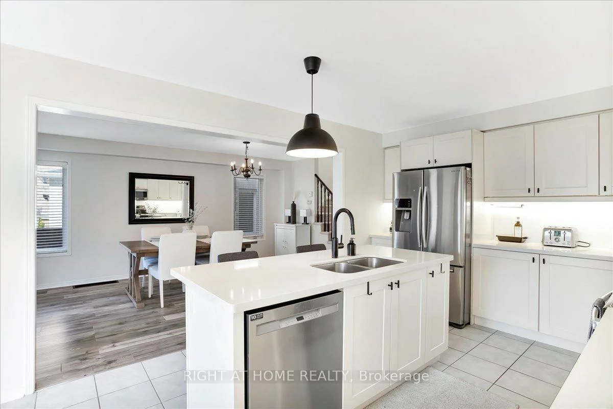 10, Liberty, Bradford, Bradford West Gwillimbury