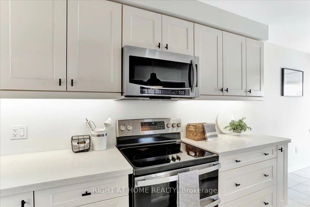 10, Liberty, Bradford, Bradford West Gwillimbury