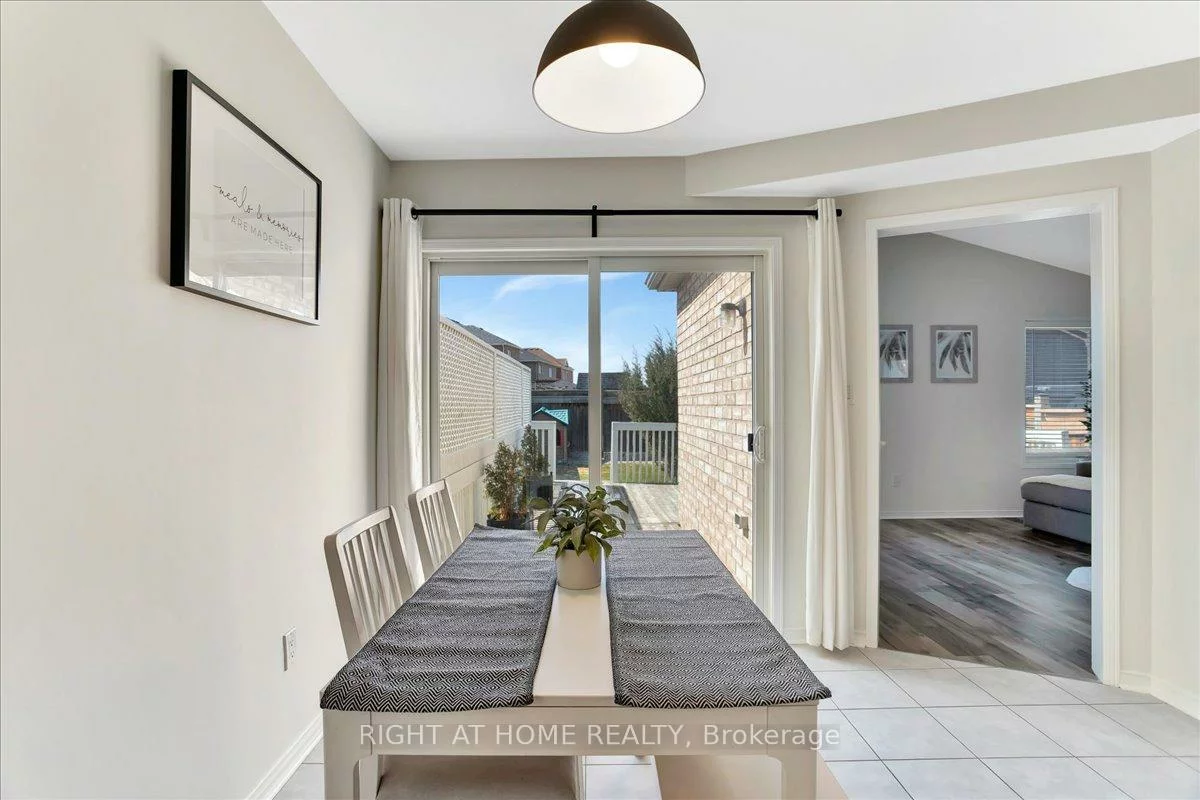 10, Liberty, Bradford, Bradford West Gwillimbury