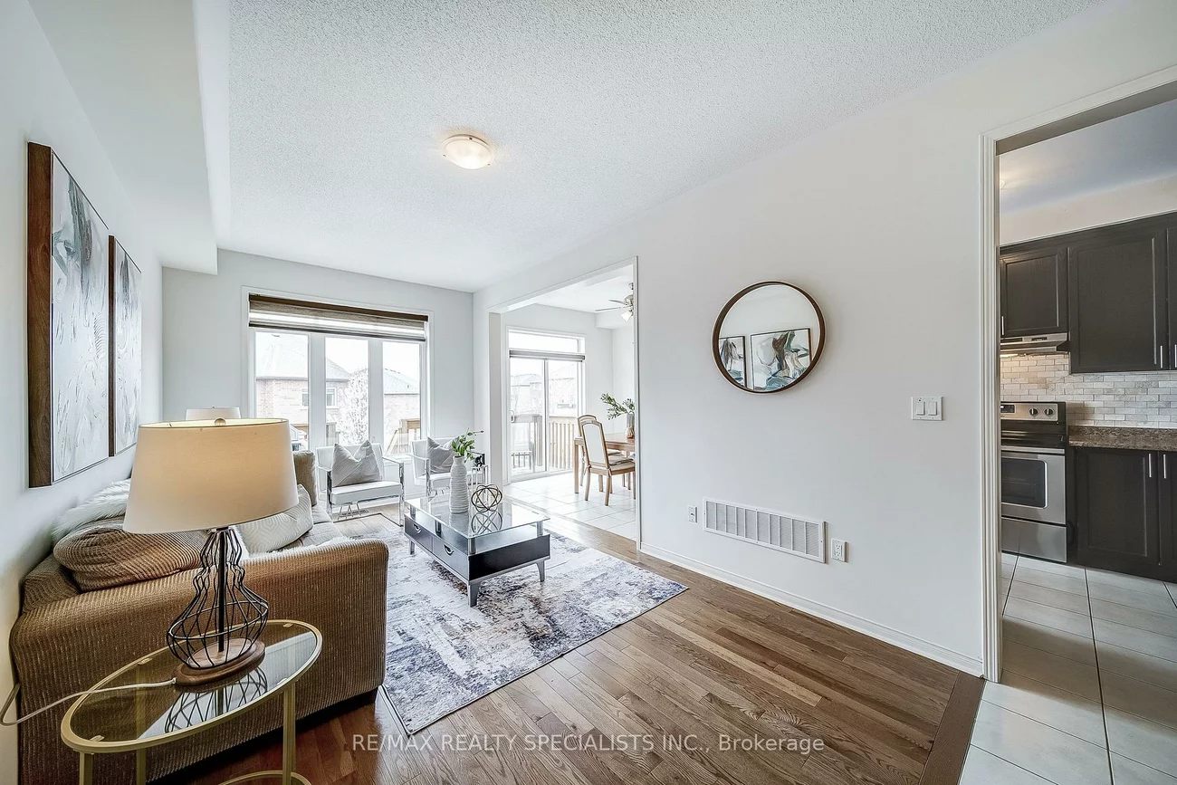 94, Fortis, Bradford, Bradford West Gwillimbury