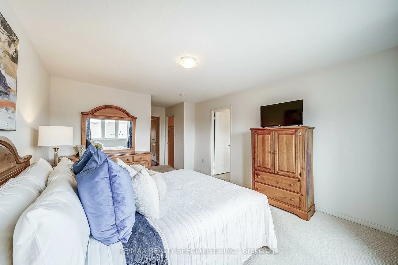 94, Fortis, Bradford, Bradford West Gwillimbury