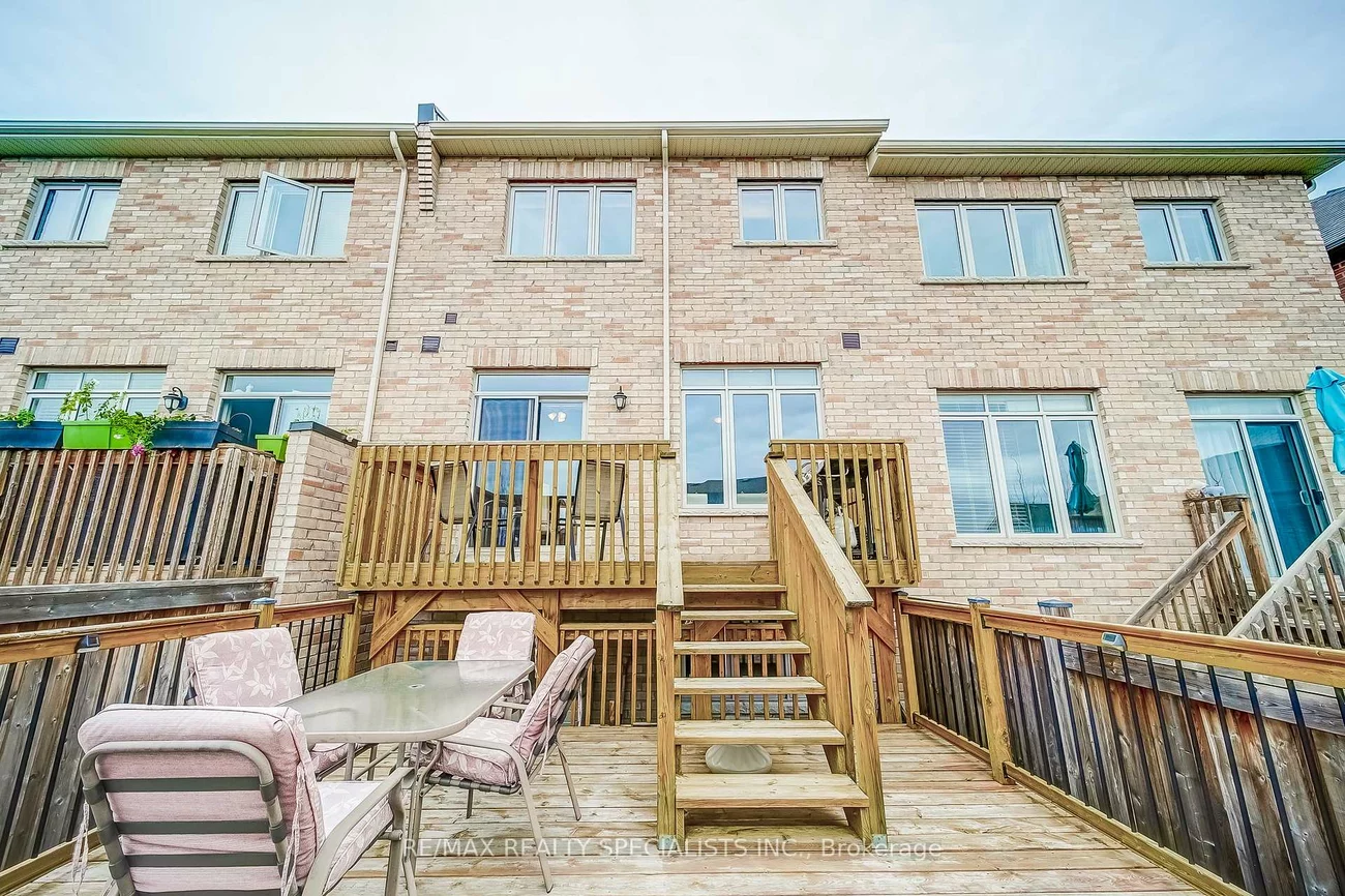 94, Fortis, Bradford, Bradford West Gwillimbury