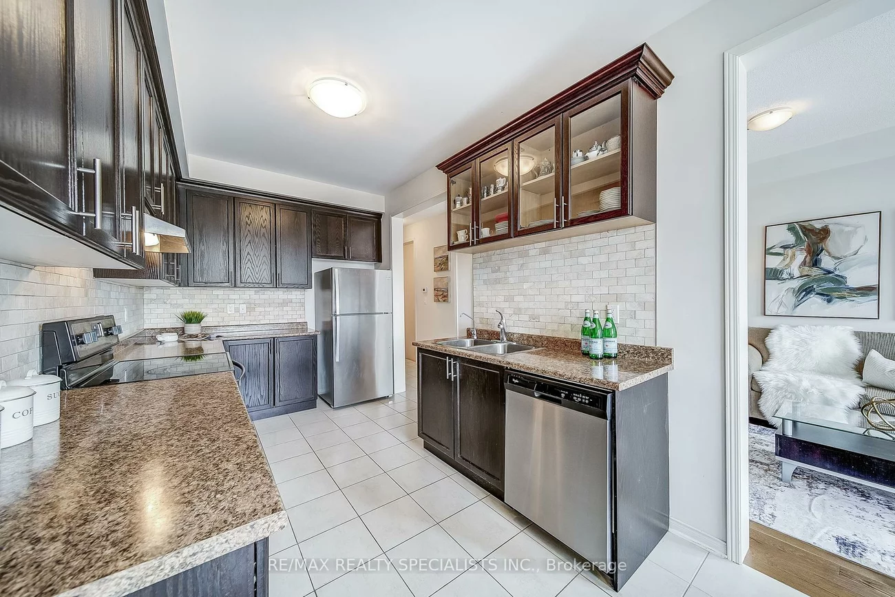 94, Fortis, Bradford, Bradford West Gwillimbury