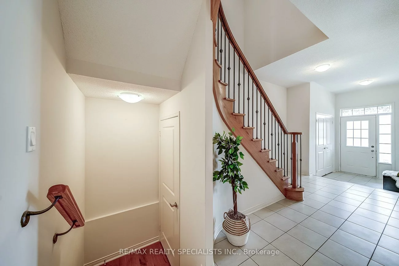 94, Fortis, Bradford, Bradford West Gwillimbury