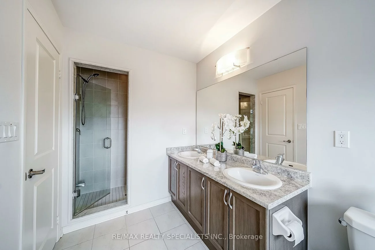94, Fortis, Bradford, Bradford West Gwillimbury