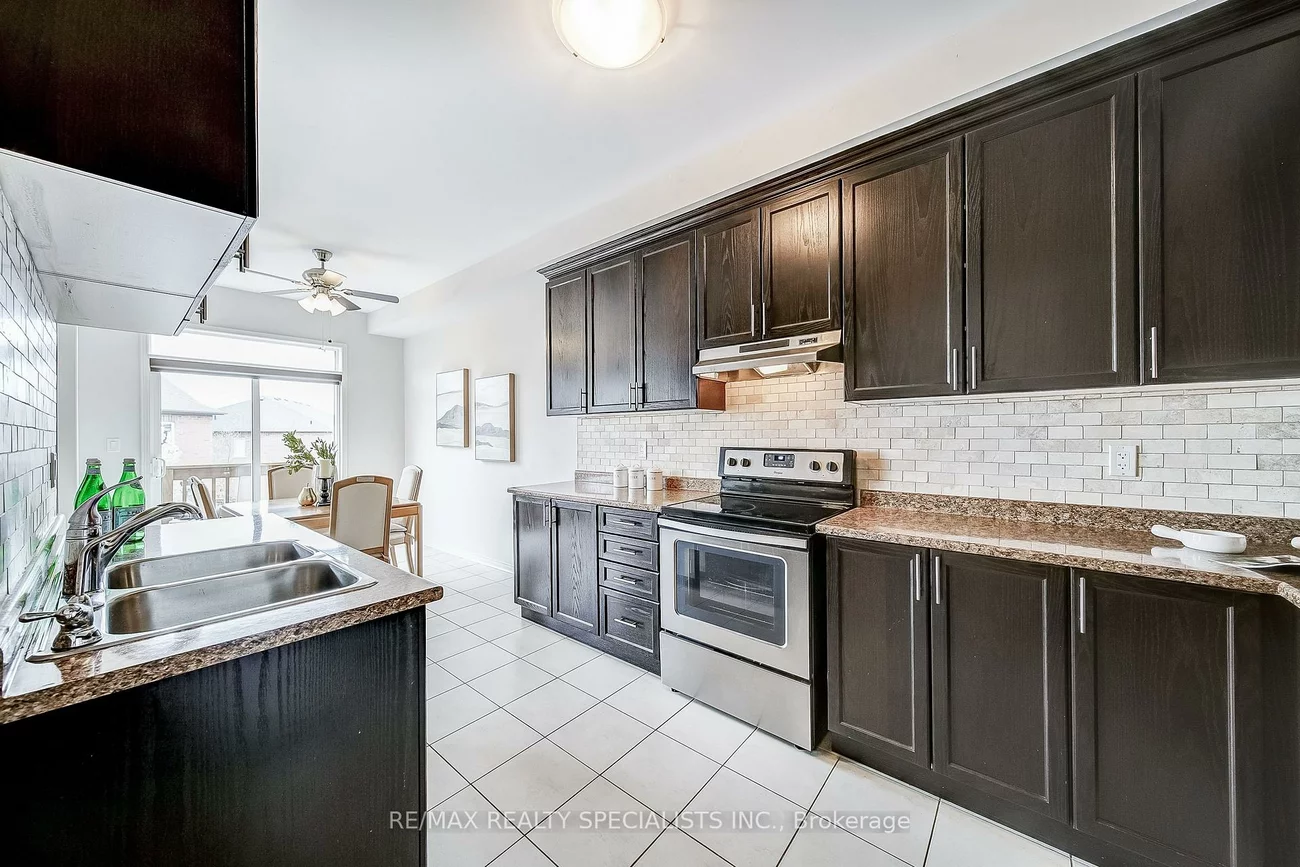 94, Fortis, Bradford, Bradford West Gwillimbury