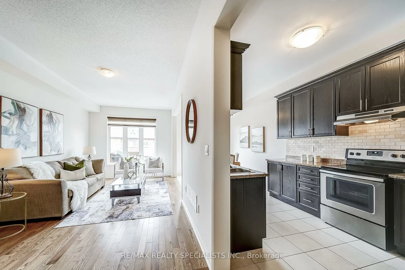 94, Fortis, Bradford, Bradford West Gwillimbury