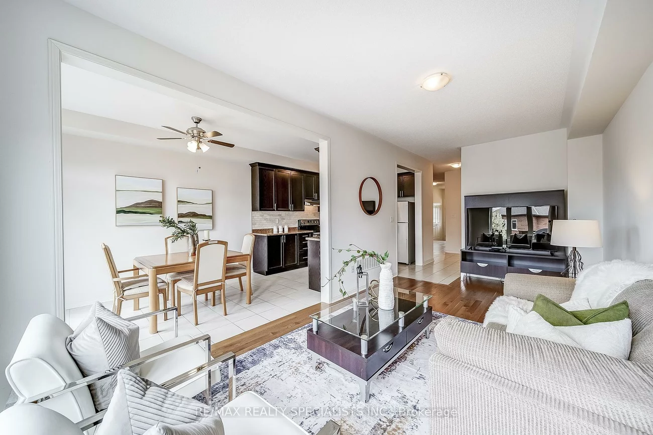 94, Fortis, Bradford, Bradford West Gwillimbury