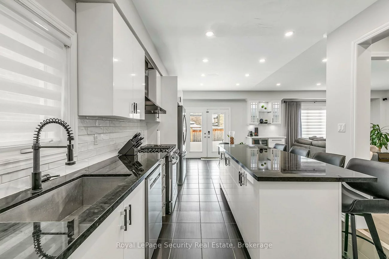 202, Gardiner, Bradford, Bradford West Gwillimbury