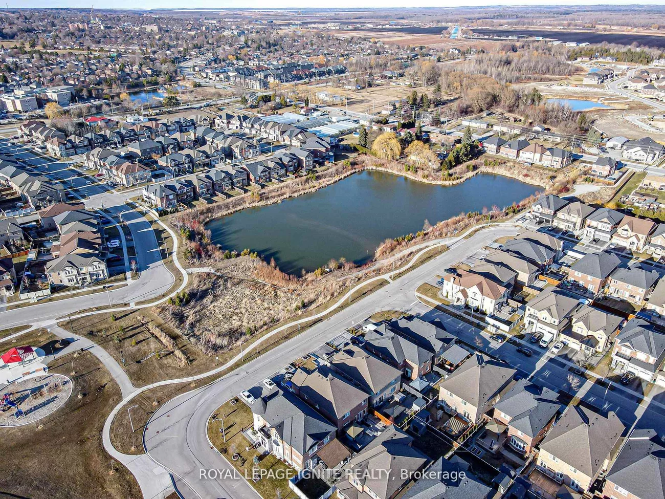61, Gibson, Bradford, Bradford West Gwillimbury