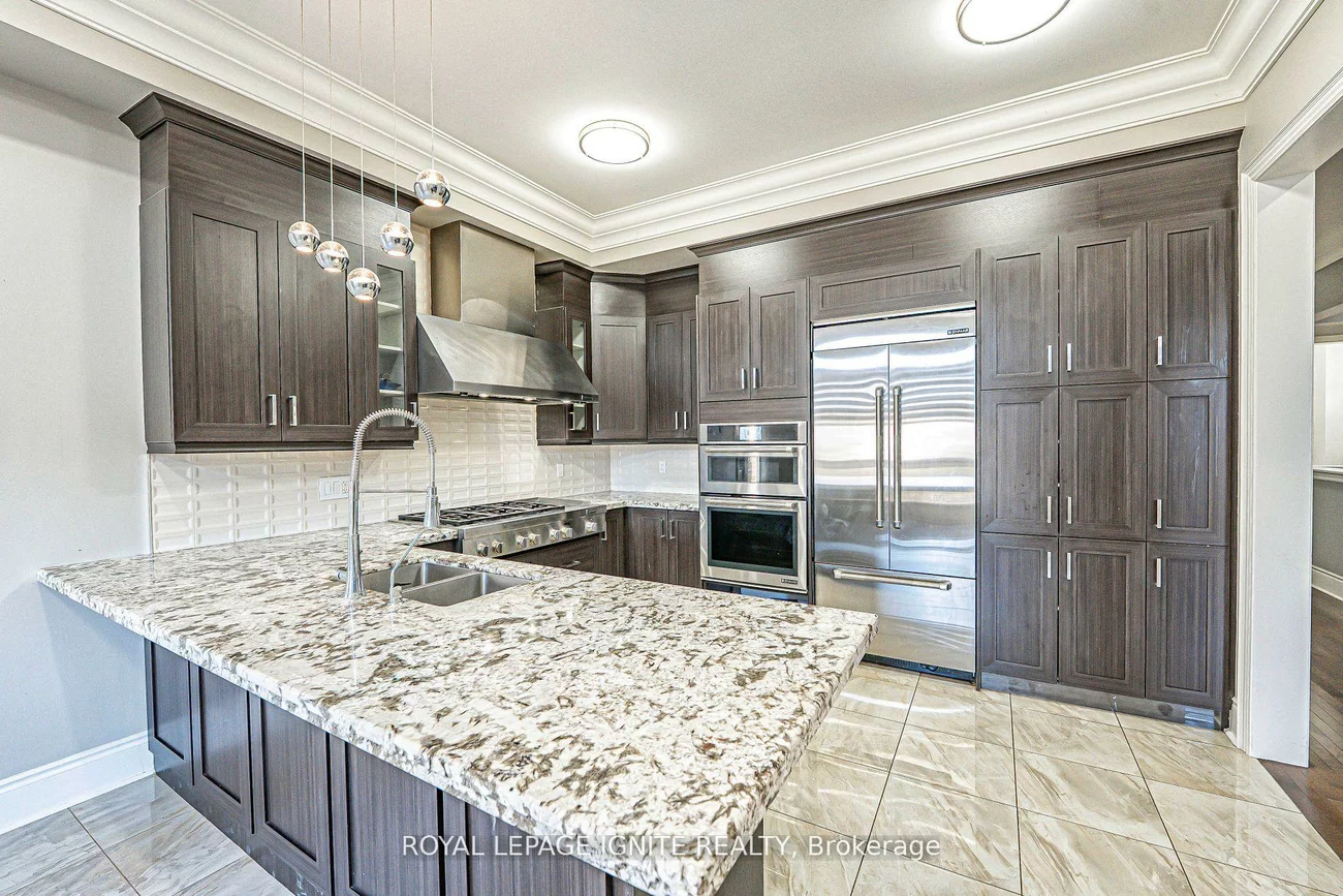 61, Gibson, Bradford, Bradford West Gwillimbury