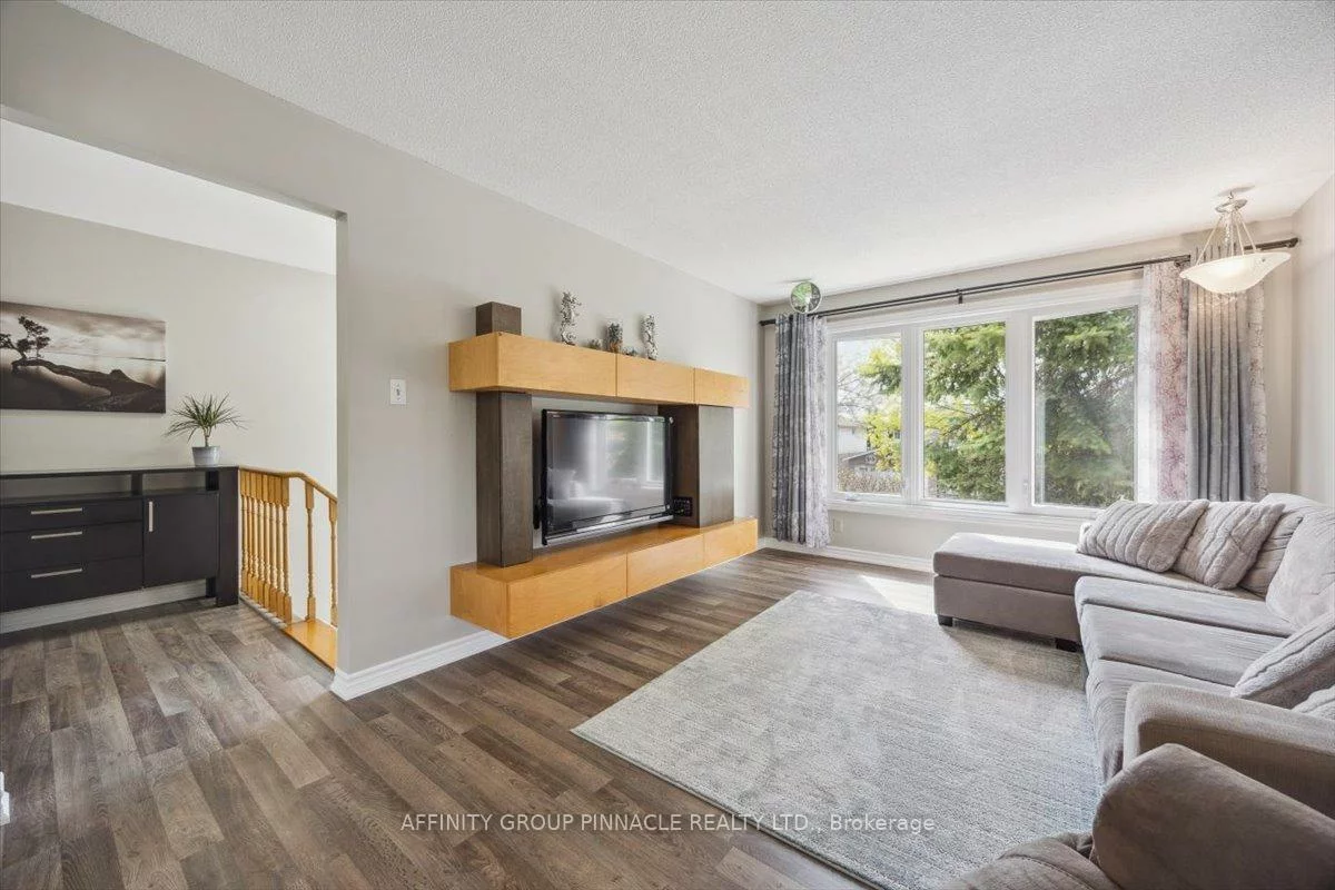 21, Imperial, Bradford, Bradford West Gwillimbury