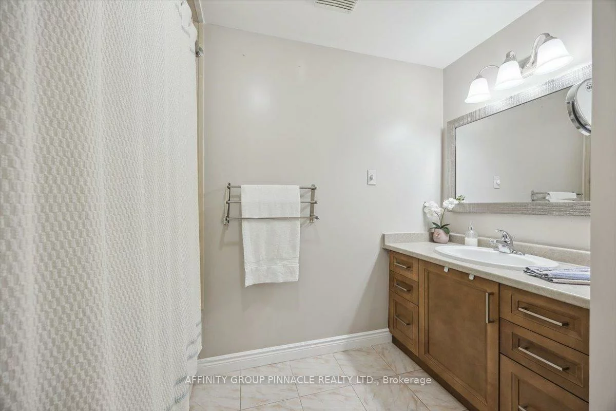 21, Imperial, Bradford, Bradford West Gwillimbury