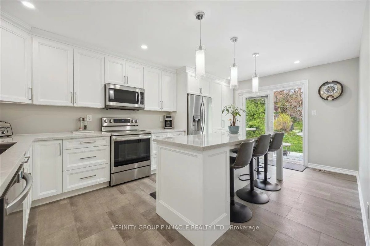 21, Imperial, Bradford, Bradford West Gwillimbury