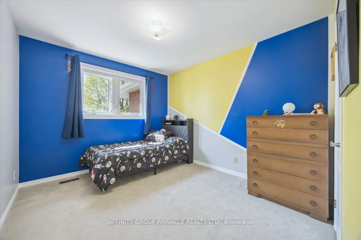 21, Imperial, Bradford, Bradford West Gwillimbury
