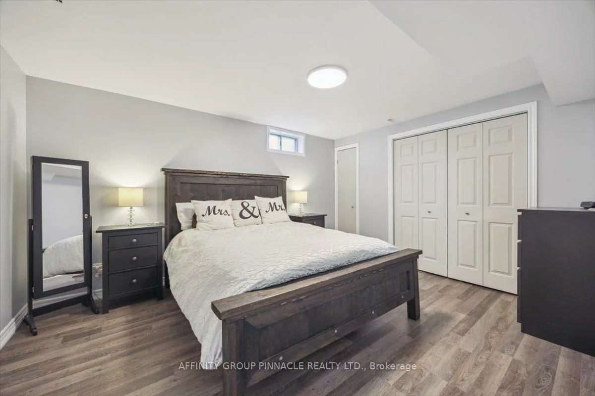 21, Imperial, Bradford, Bradford West Gwillimbury