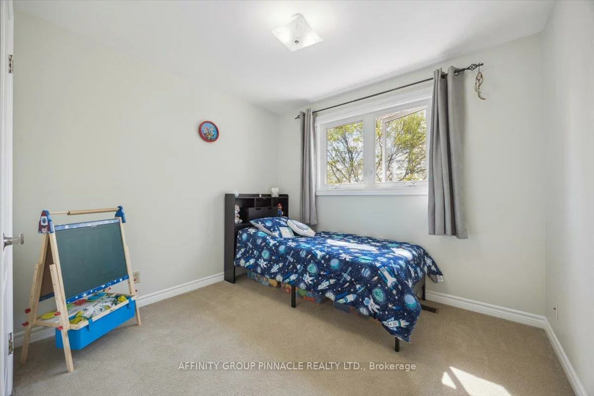 21, Imperial, Bradford, Bradford West Gwillimbury