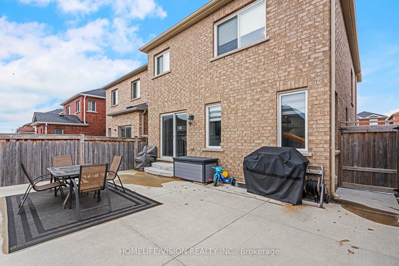 25, Long, Bradford, Bradford West Gwillimbury