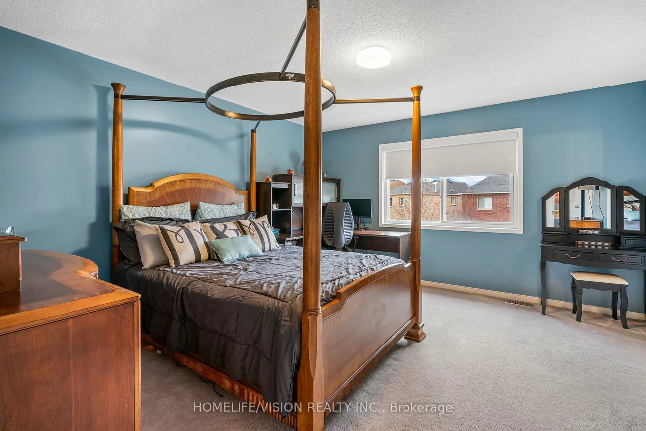 25, Long, Bradford, Bradford West Gwillimbury