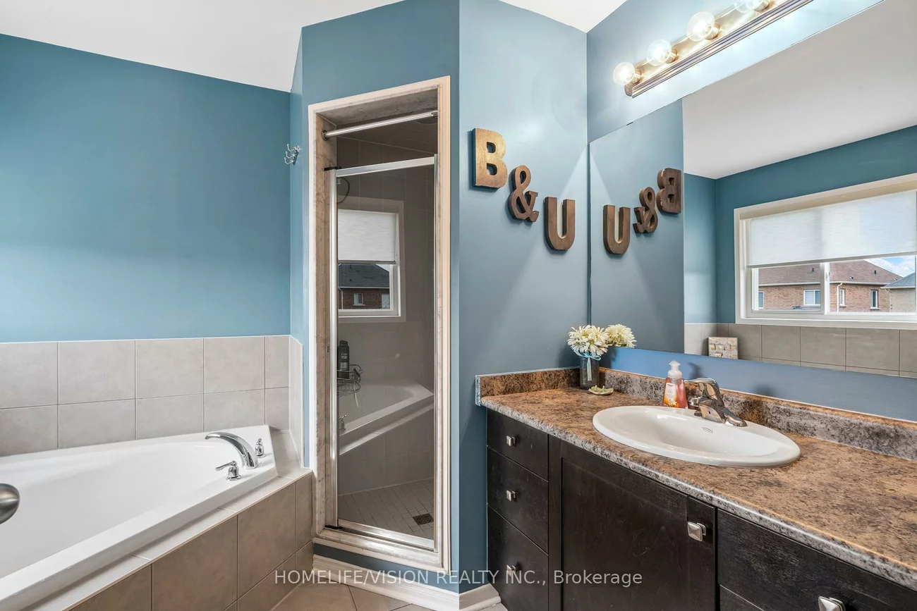25, Long, Bradford, Bradford West Gwillimbury