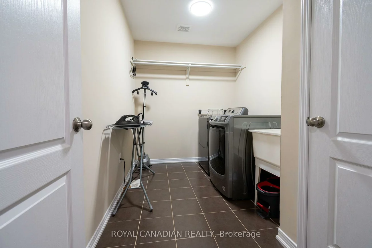 213, Richardson, Bradford, Bradford West Gwillimbury
