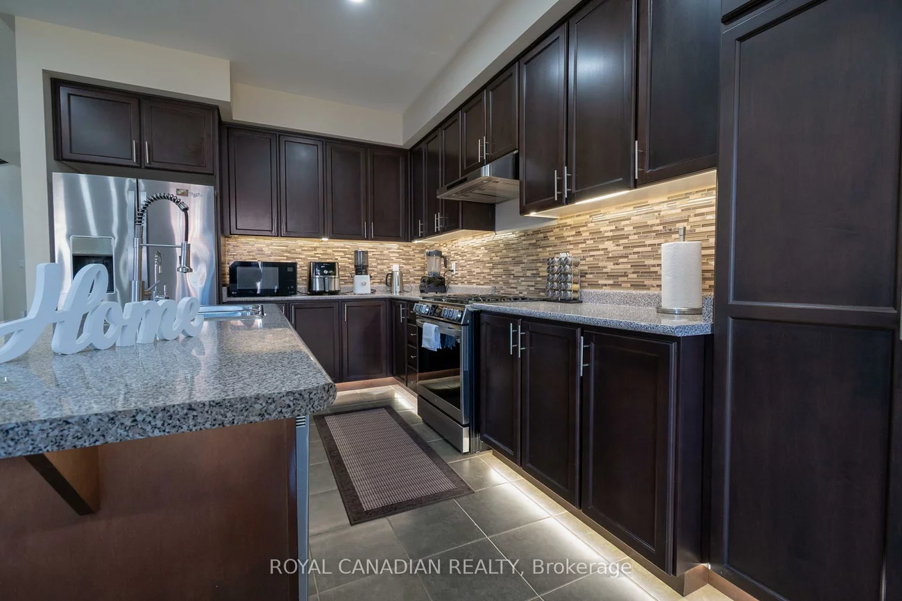 213, Richardson, Bradford, Bradford West Gwillimbury