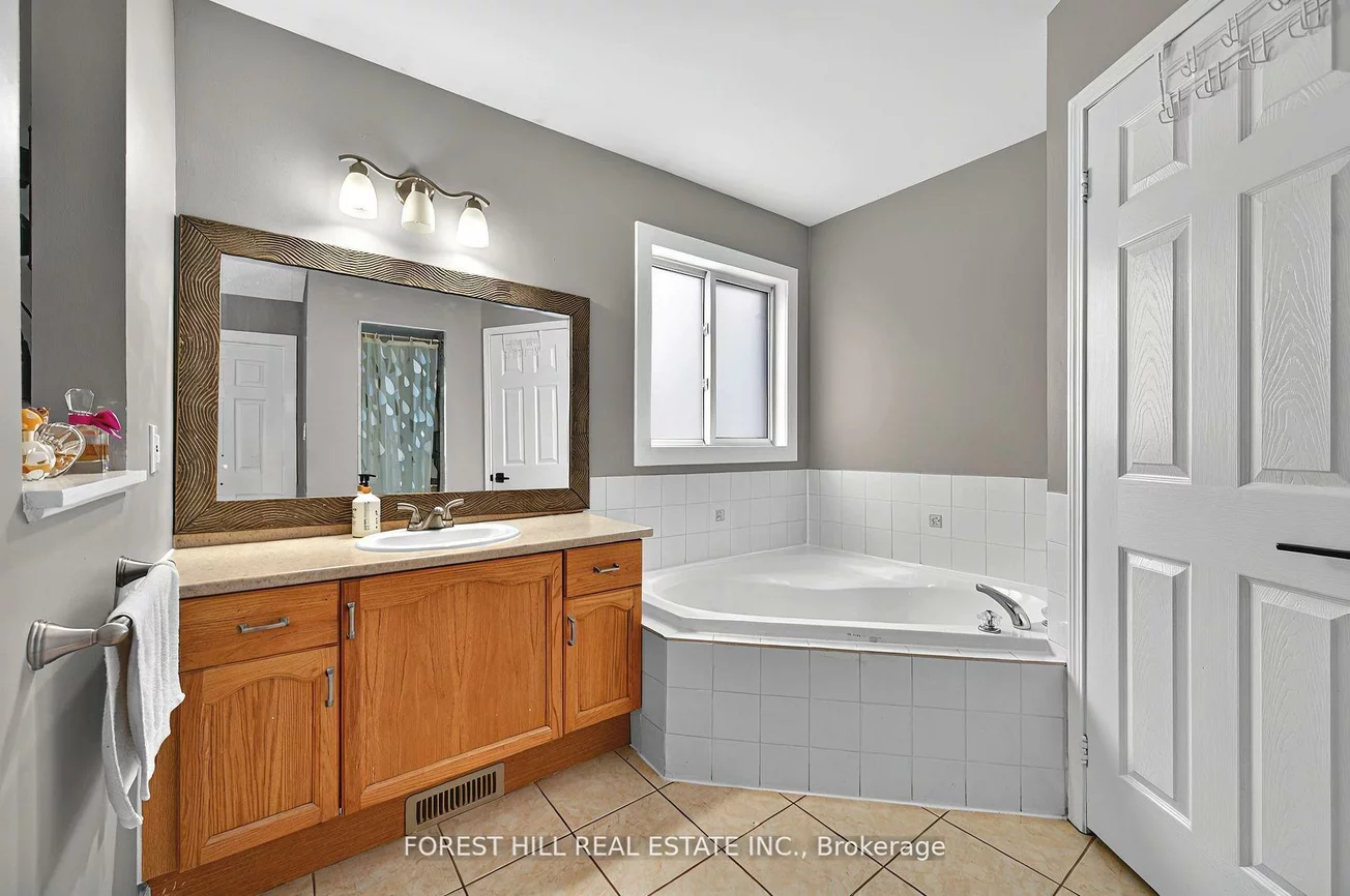 88, Noble, Bradford, Bradford West Gwillimbury