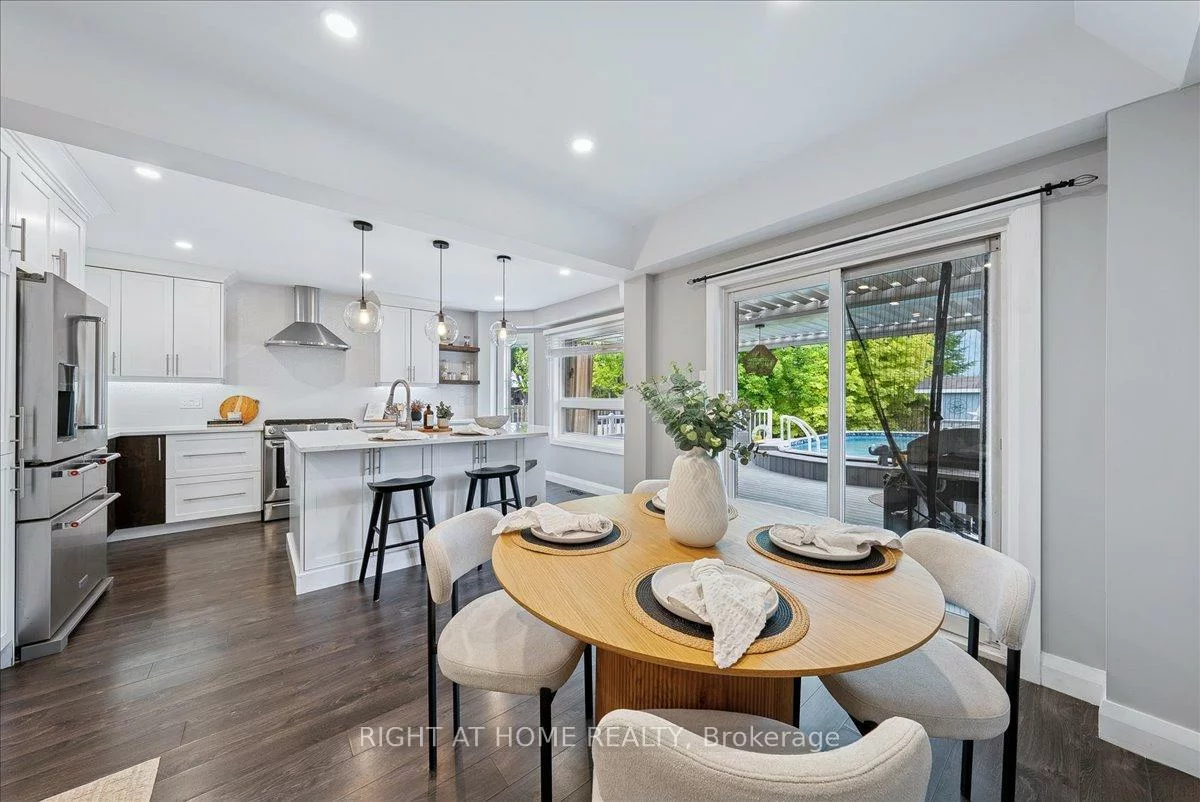 21, Breeze, Bradford, Bradford West Gwillimbury