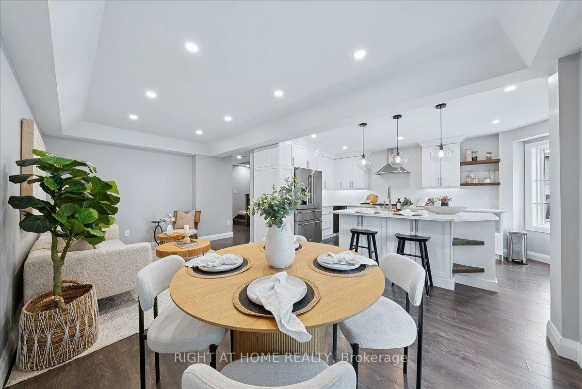 21, Breeze, Bradford, Bradford West Gwillimbury