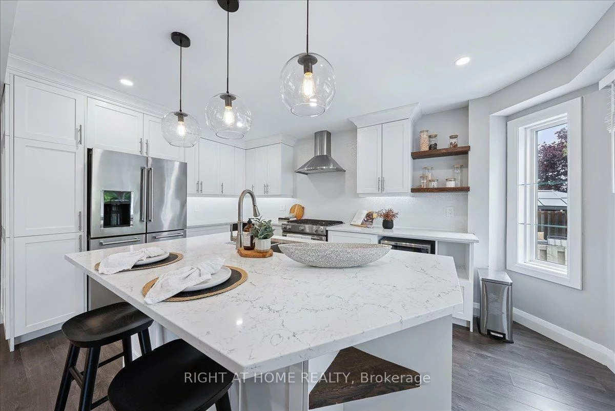 21, Breeze, Bradford, Bradford West Gwillimbury