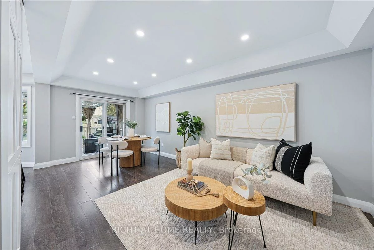 21, Breeze, Bradford, Bradford West Gwillimbury