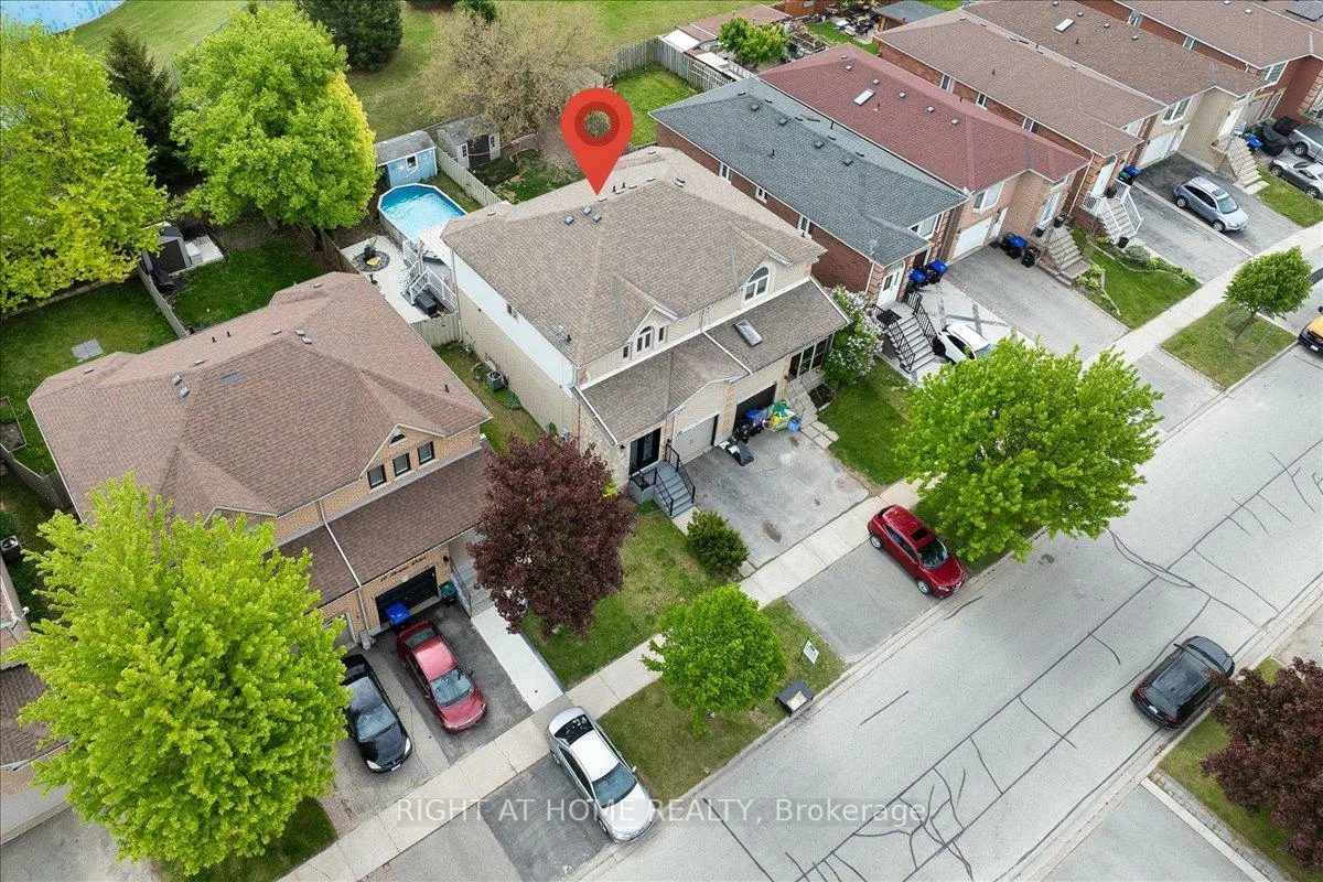 21, Breeze, Bradford, Bradford West Gwillimbury