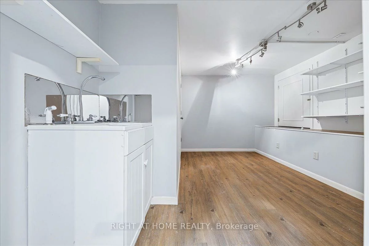 21, Breeze, Bradford, Bradford West Gwillimbury