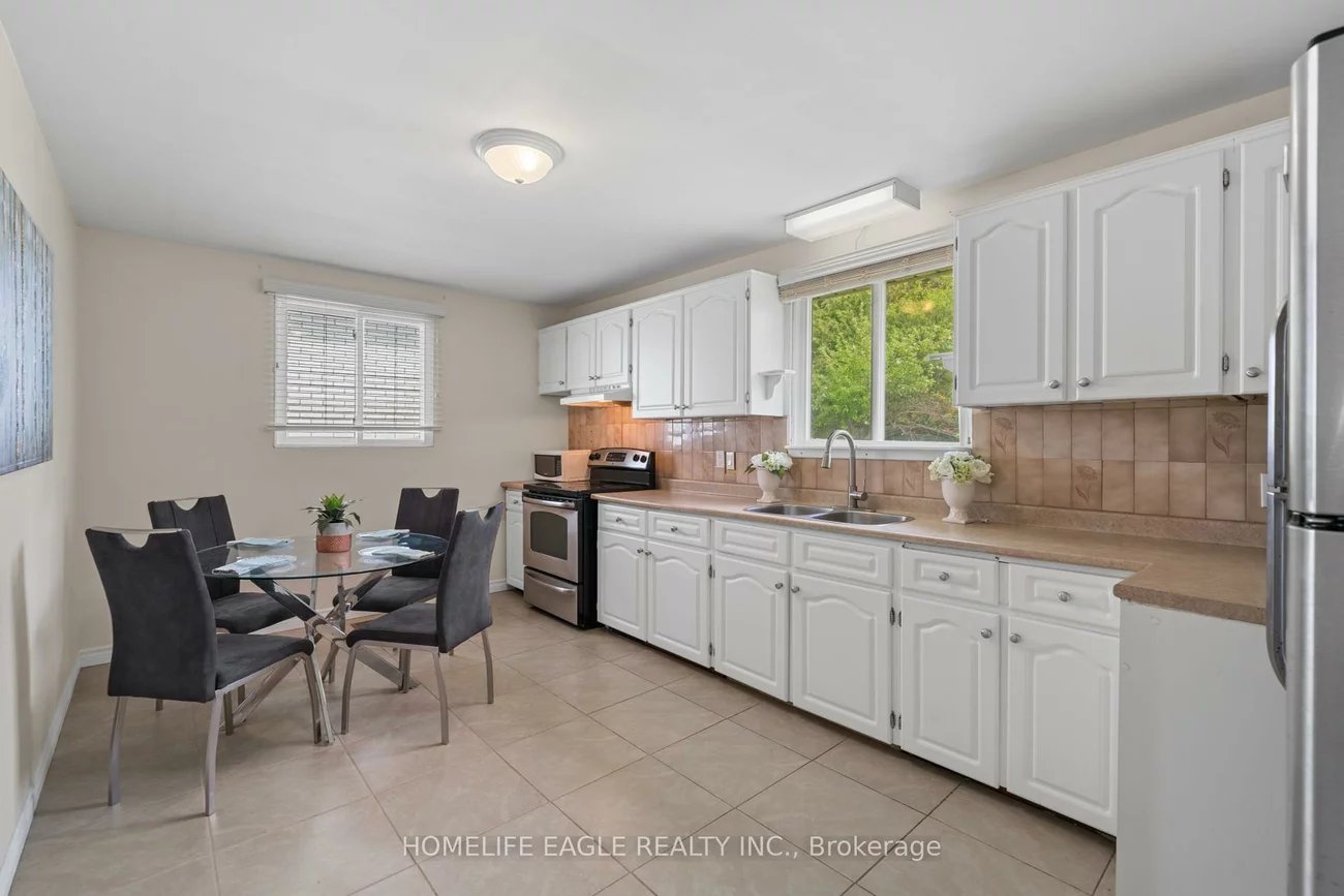 135, Luxury, Bradford, Bradford West Gwillimbury