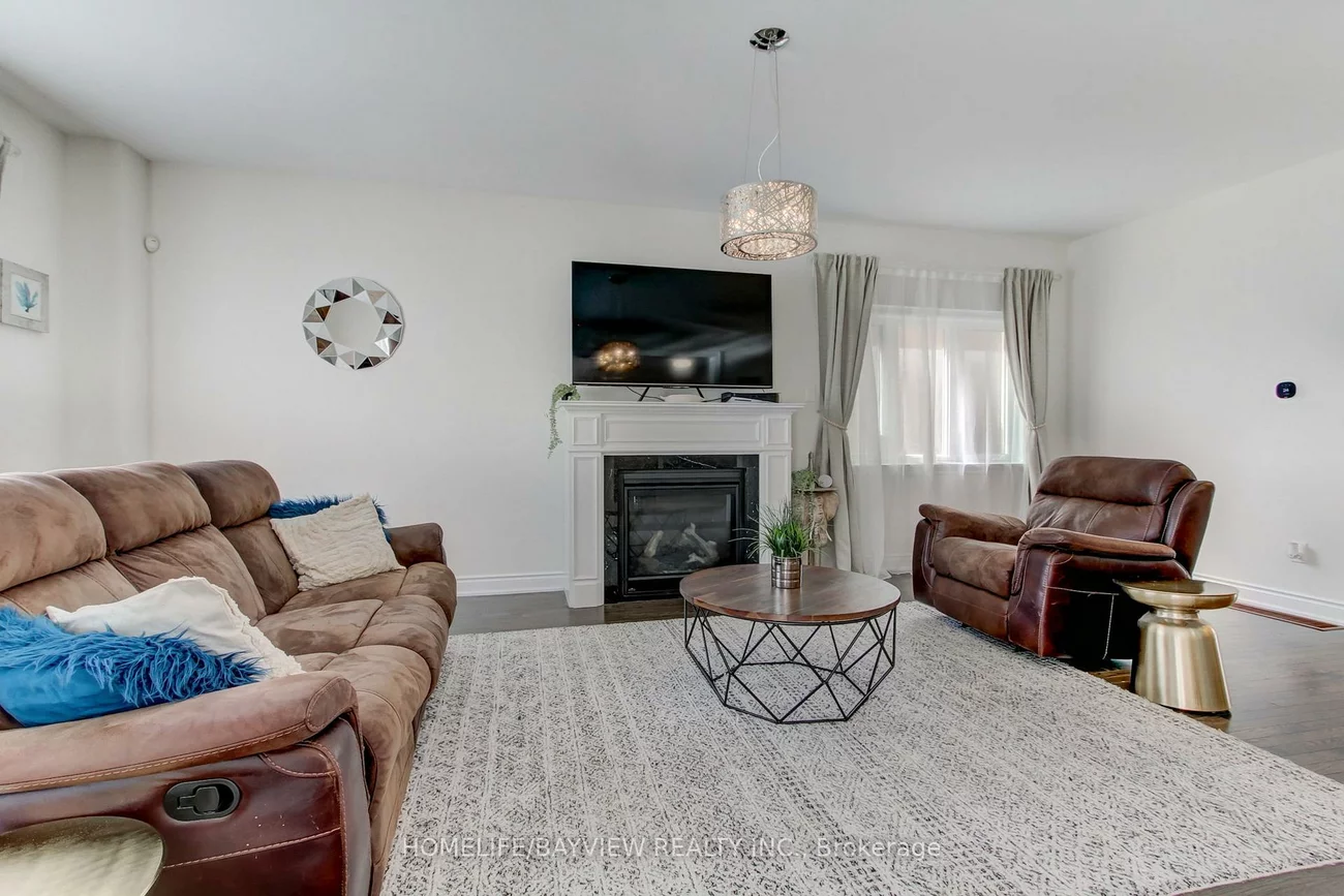 17, Milby, Bradford, Bradford West Gwillimbury