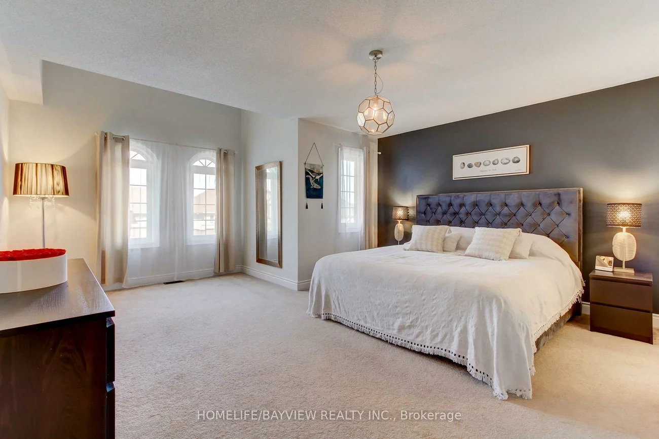 17, Milby, Bradford, Bradford West Gwillimbury
