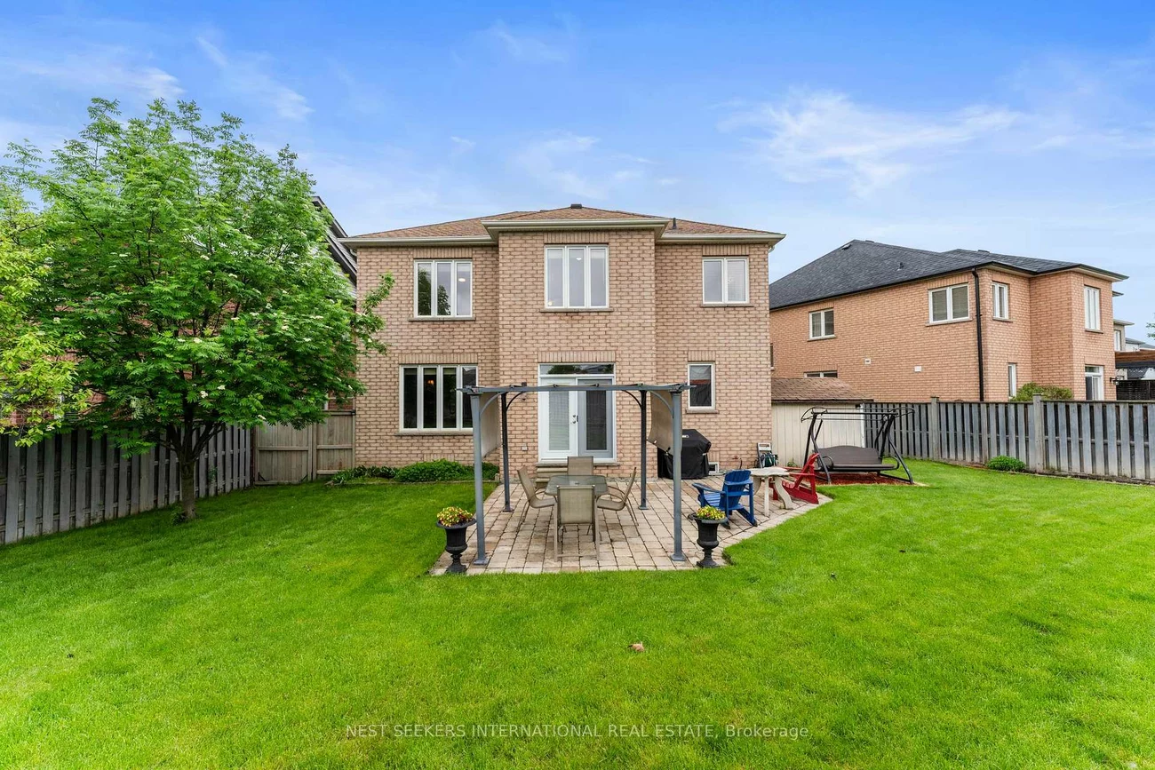 51, Booth, Bradford, Bradford West Gwillimbury