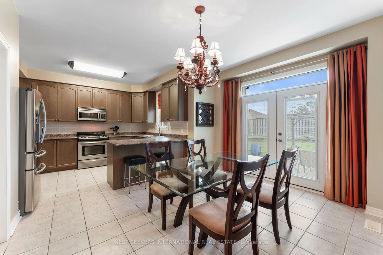 51, Booth, Bradford, Bradford West Gwillimbury