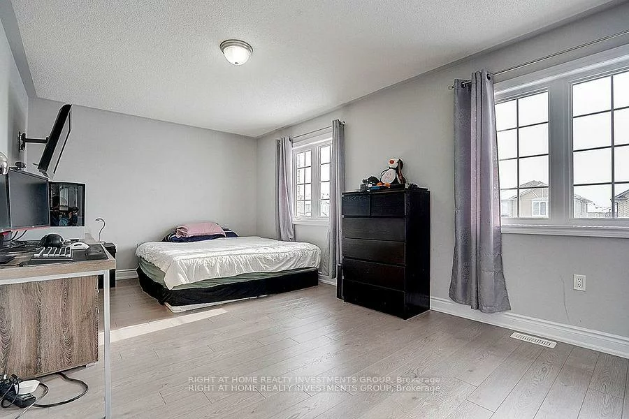 208, Rutherford, Bradford, Bradford West Gwillimbury