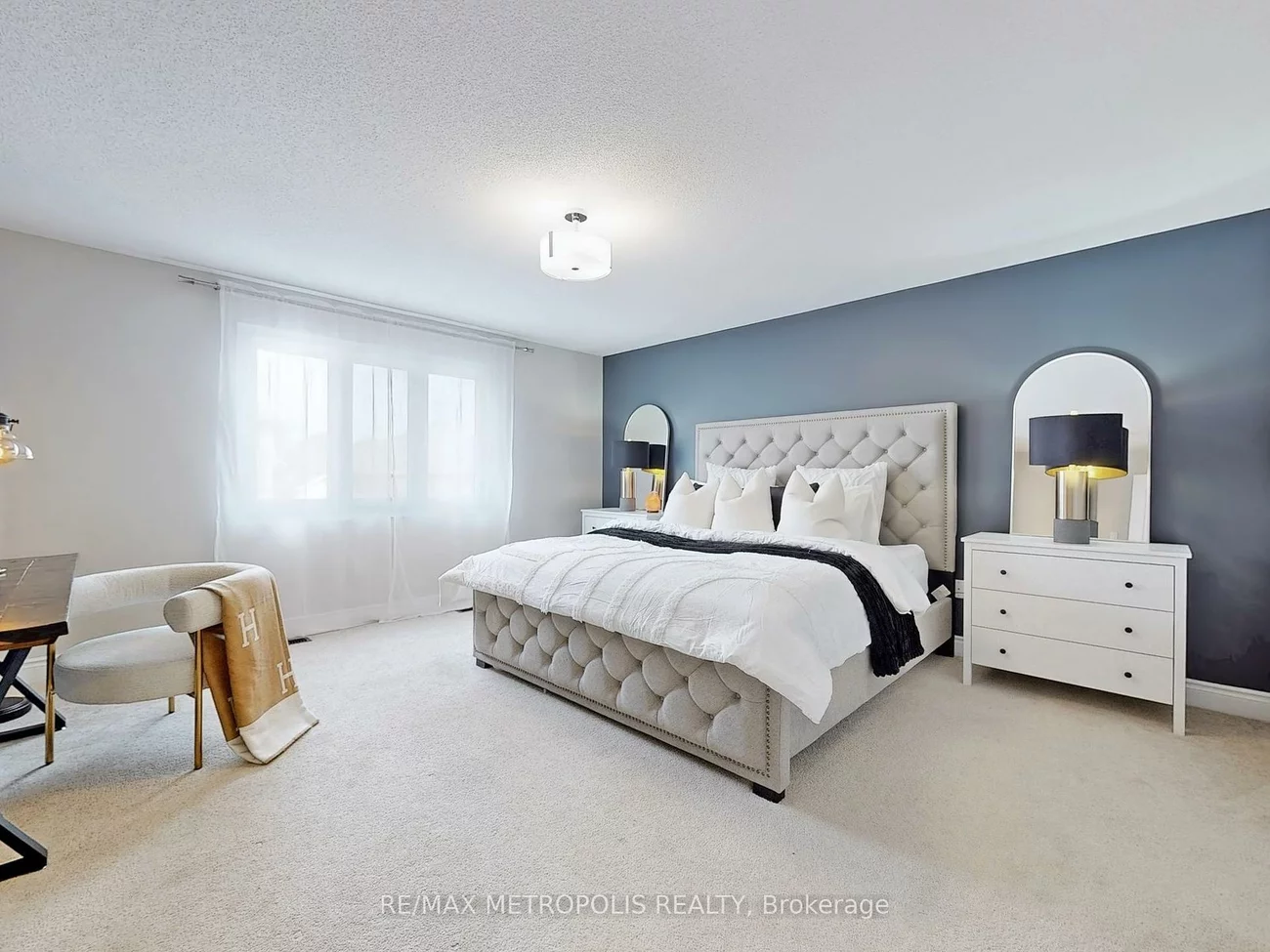 124, Milby, Bradford, Bradford West Gwillimbury