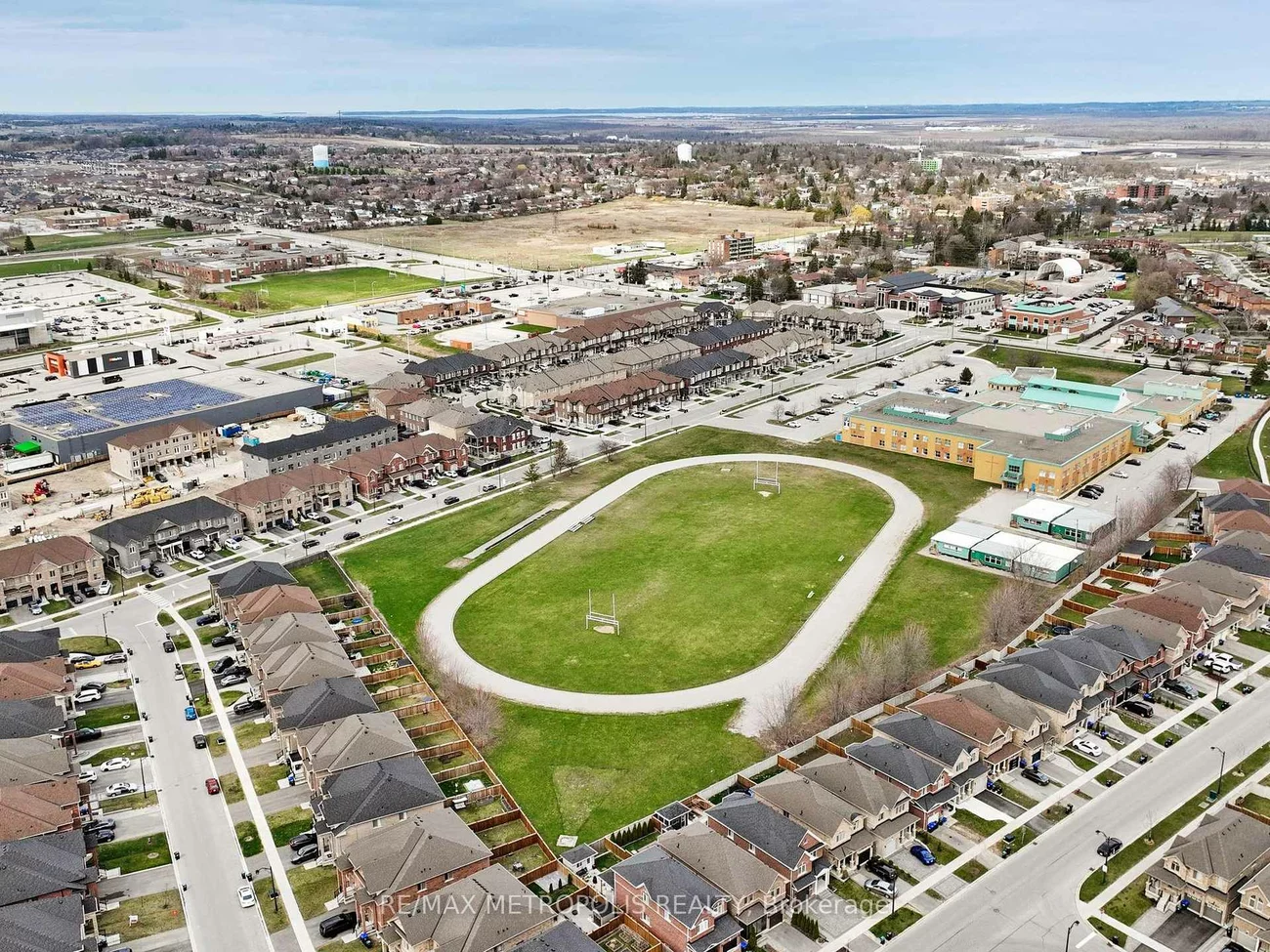 124, Milby, Bradford, Bradford West Gwillimbury