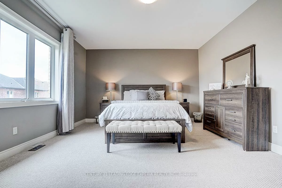290, Inverness, Bradford, Bradford West Gwillimbury