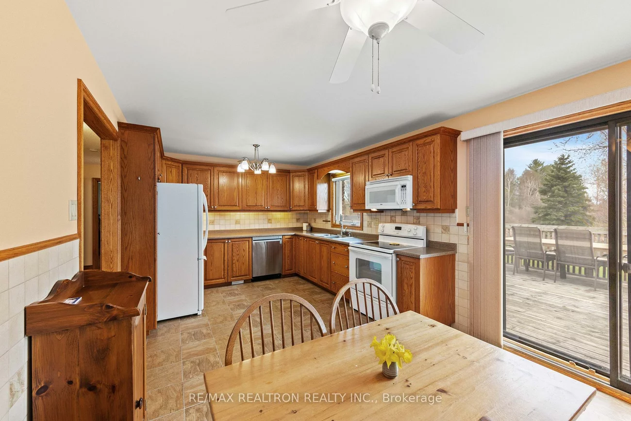 593, Simcoe, Bradford, Bradford West Gwillimbury